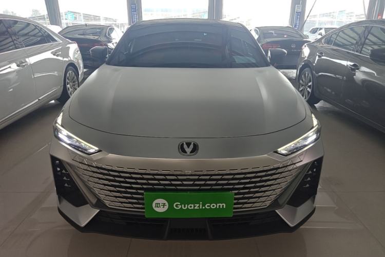 Used CHANGAN UNI-V 2022 1.5T Prestige Version Front