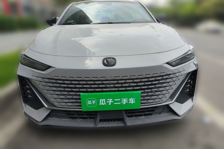 Used CHANGAN UNI-V 2022 1.5T Prestige Version Front