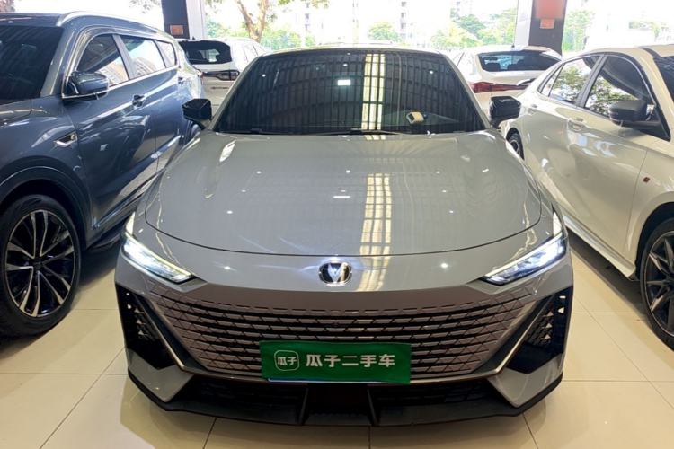 Used CHANGAN UNI-V 2022 1.5T Prestige Version Front