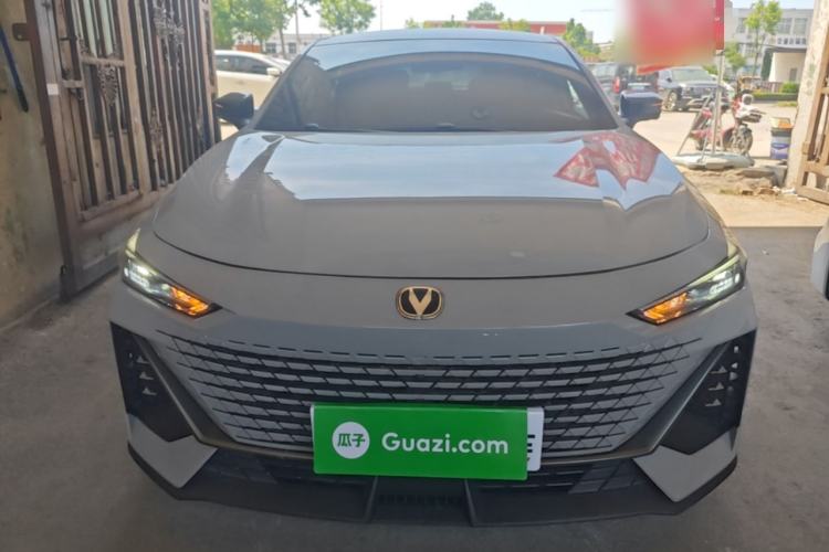 Used CHANGAN UNI-V 2022 1.5T Prestige Version Front