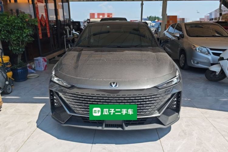 Used CHANGAN UNI-V 2022 1.5T Prestige Version Front