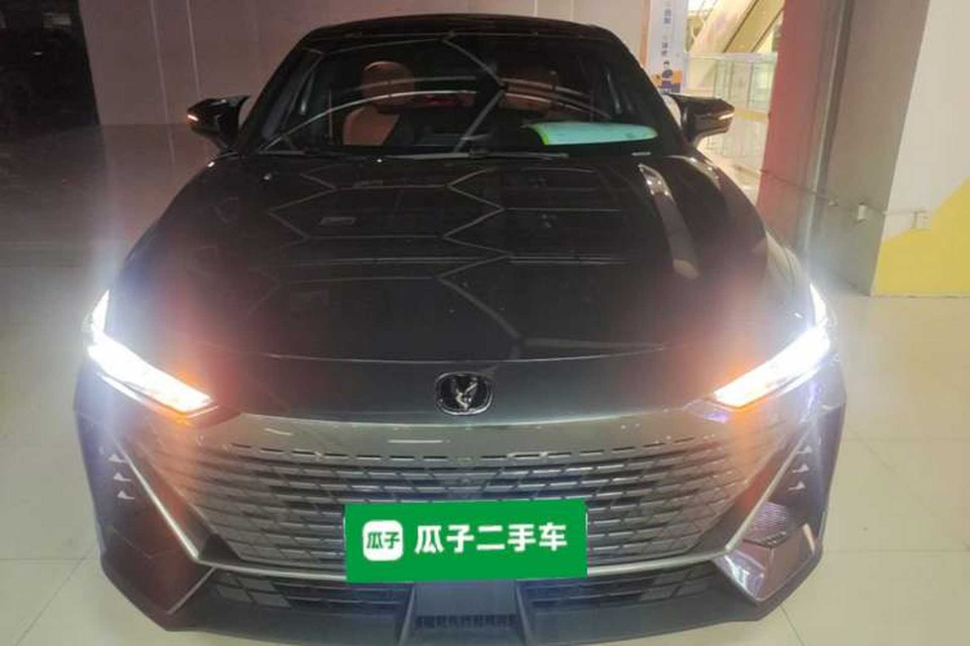 Used CHANGAN UNI-V 2022 1.5T Prestige Version Front
