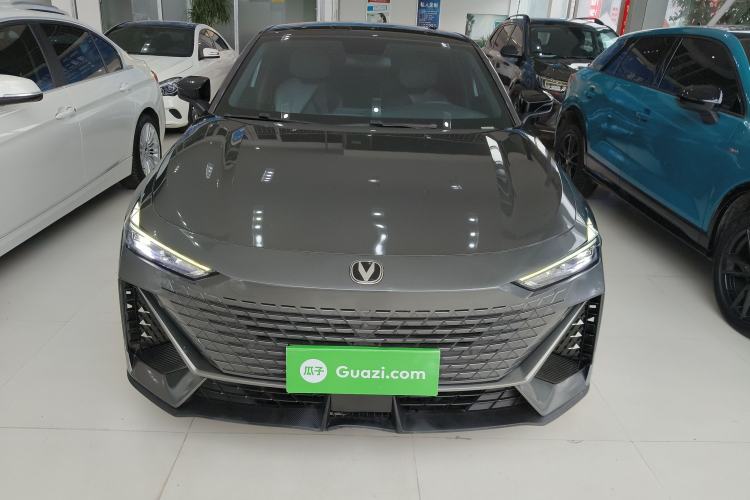 Used CHANGAN UNI-V 2022 1.5T Prestige Version Front