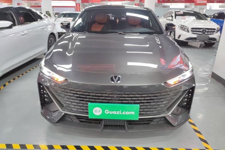 Used CHANGAN UNI-V 2022 1.5T Prestige Version Front