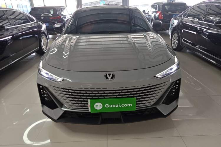 Used CHANGAN UNI-V 2022 1.5T Prestige Version Front