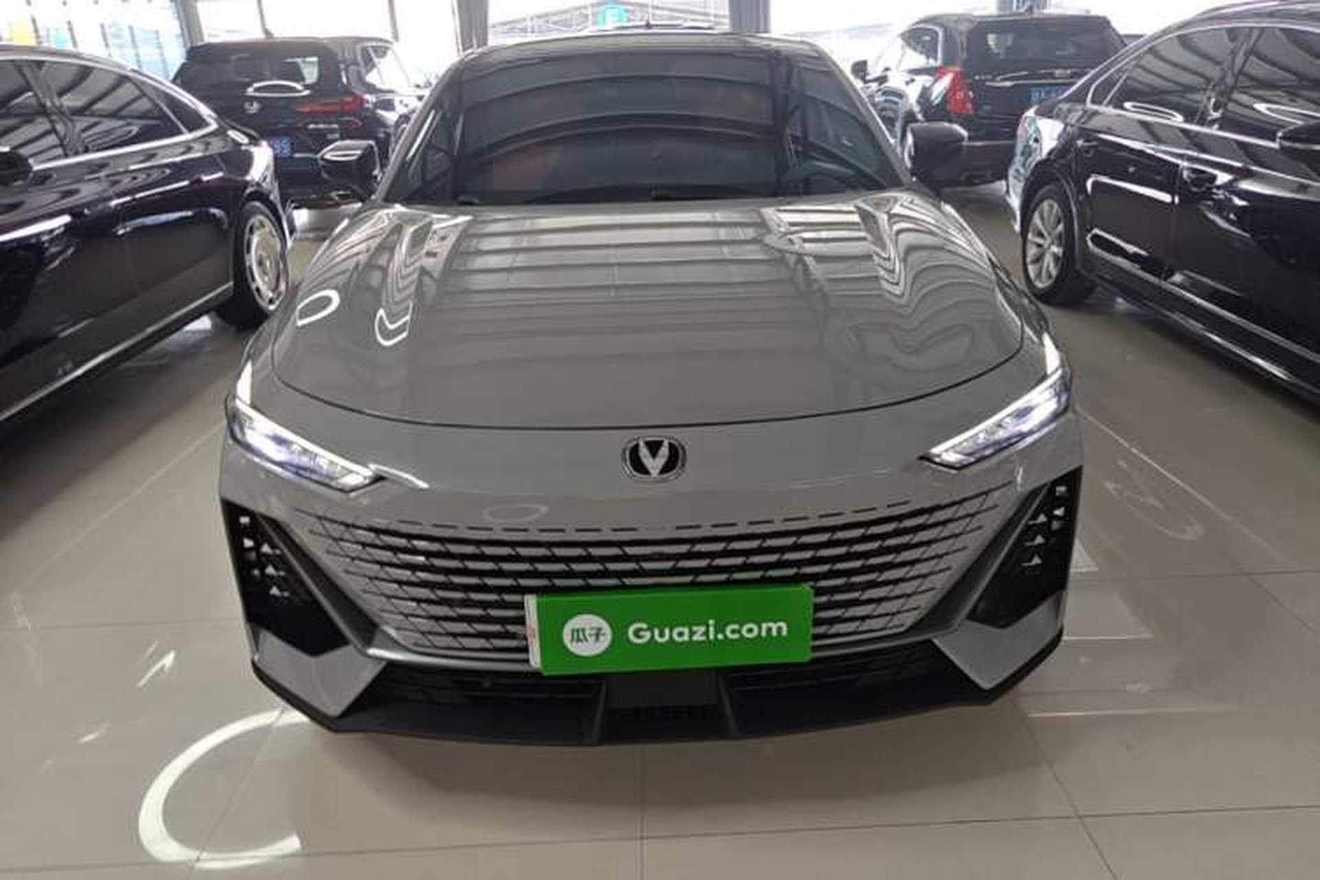 Used CHANGAN UNI-V 2022 1.5T Prestige Version Front