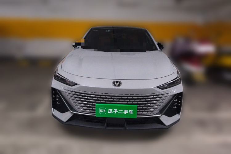 Used CHANGAN UNI-V 2022 1.5T Prestige Version Front