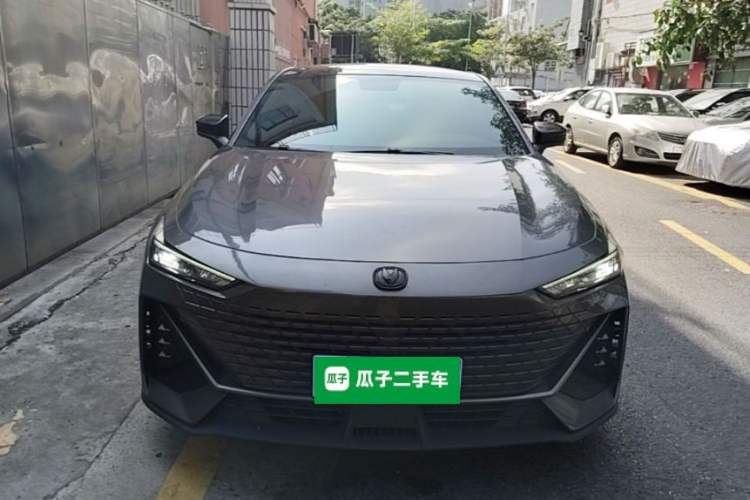 Used CHANGAN UNI-V 2022 1.5T Prestige Version Front