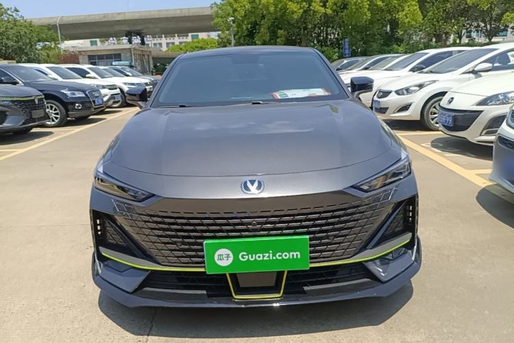 Used CHANGAN UNI-V 2022 1.5T Sport Edition Front