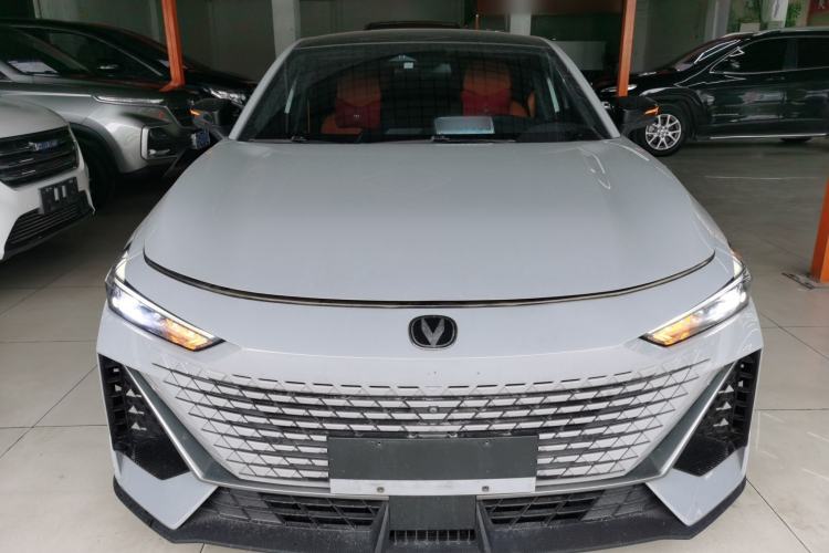 Used CHANGAN UNI-V 2022 1.5T Smart Navigation Version Front