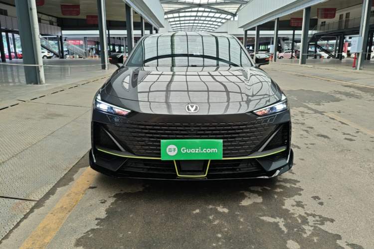 Used CHANGAN UNI-V 2022 1.5T Sport Edition Front