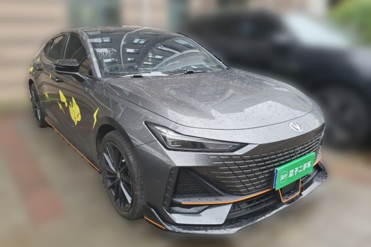 Used CHANGAN UNI-V 2022 1.5T Sport Edition Front Right 45 Deg