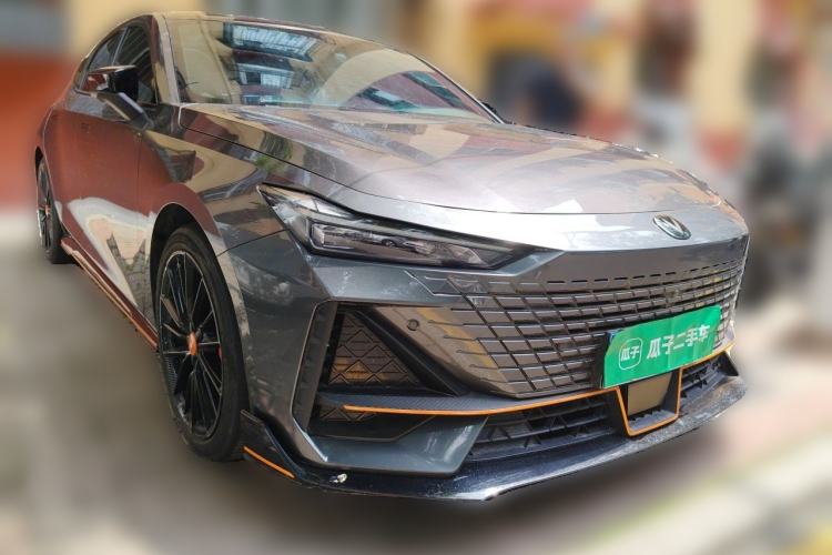 Used CHANGAN UNI-V 2022 1.5T Sport Edition Front Right 45 Deg