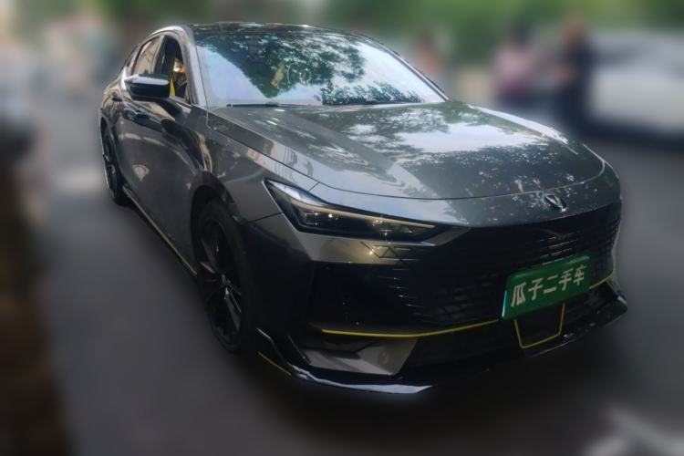 Used CHANGAN UNI-V 2022 1.5T Sport Edition Front Right 45 Deg