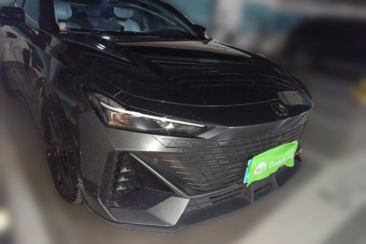 Used CHANGAN UNI-V 2022 1.5T Smart Navigation Version Front Right 45 Deg