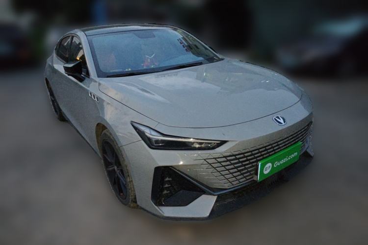 Used CHANGAN UNI-V 2022 1.5T Prestige Version Front Right 45 Deg
