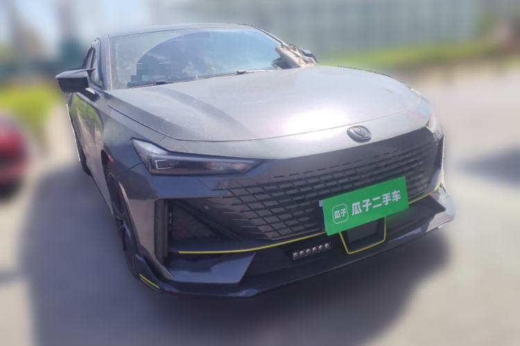 Used CHANGAN UNI-V 2022 1.5T Sport Edition Front Right 45 Deg