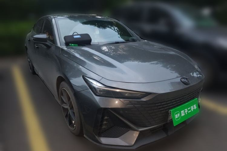 Used CHANGAN UNI-V 2022 1.5T Prestige Version Front Right 45 Deg