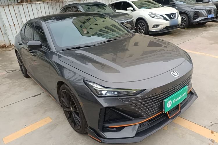 Used CHANGAN UNI-V 2022 1.5T Sport Edition Front Right 45 Deg