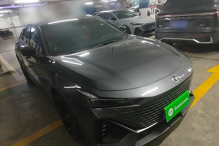 Used CHANGAN UNI-V 2022 1.5T Prestige Version Front Right 45 Deg