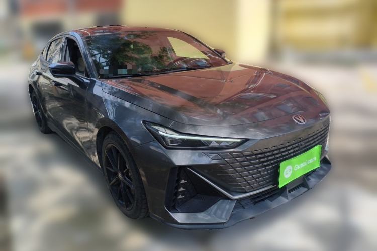 Used CHANGAN UNI-V 2022 1.5T Prestige Version Front Right 45 Deg