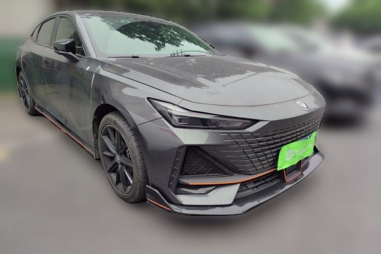 Used CHANGAN UNI-V 2022 1.5T Sport Edition Front Right 45 Deg
