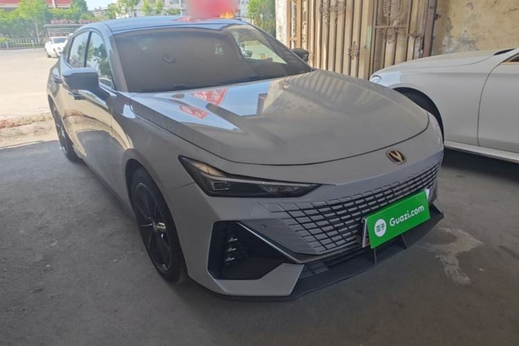 Used CHANGAN UNI-V 2022 1.5T Prestige Version Front Right 45 Deg