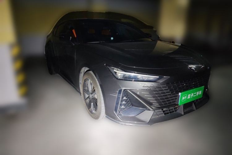 Used CHANGAN UNI-V 2022 1.5T Prestige Version Front Right 45 Deg