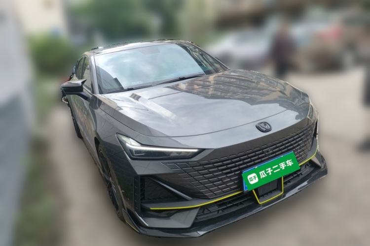 Used CHANGAN UNI-V 2022 1.5T Sport Edition Front Right 45 Deg