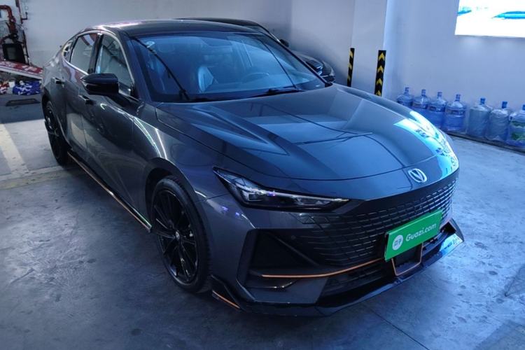 Used CHANGAN UNI-V 2022 1.5T Sport Edition Front Right 45 Deg