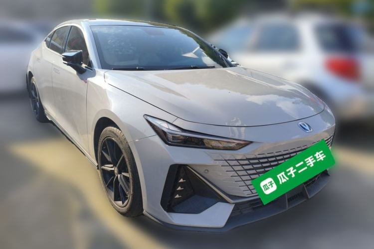 Used CHANGAN UNI-V 2022 1.5T Prestige Version Front Right 45 Deg