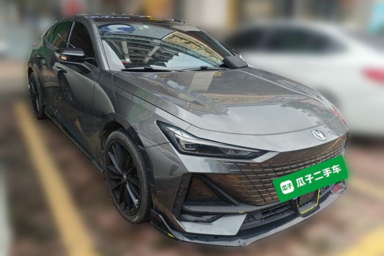 Used CHANGAN UNI-V 2022 1.5T Sport Edition Front Right 45 Deg