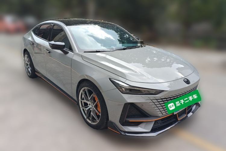Used CHANGAN UNI-V 2022 1.5T Sport Edition Front Right 45 Deg