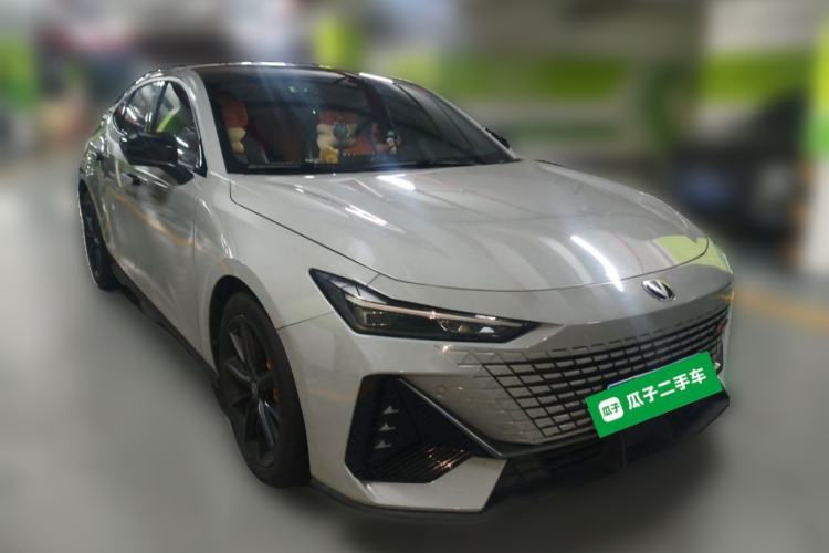 Used CHANGAN UNI-V 2022 1.5T Prestige Version Front Right 45 Deg