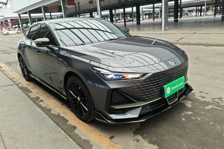 Used CHANGAN UNI-V 2022 1.5T Sport Edition Front Right 45 Deg