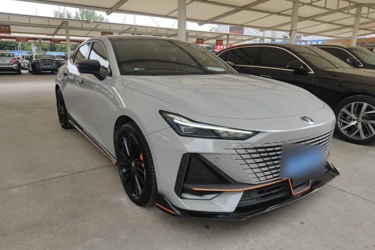 Used CHANGAN UNI-V 2022 1.5T Sport Edition Front Right 45 Deg