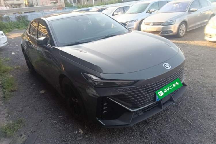Used CHANGAN UNI-V 2022 1.5T Smart Navigation Version Front Right 45 Deg