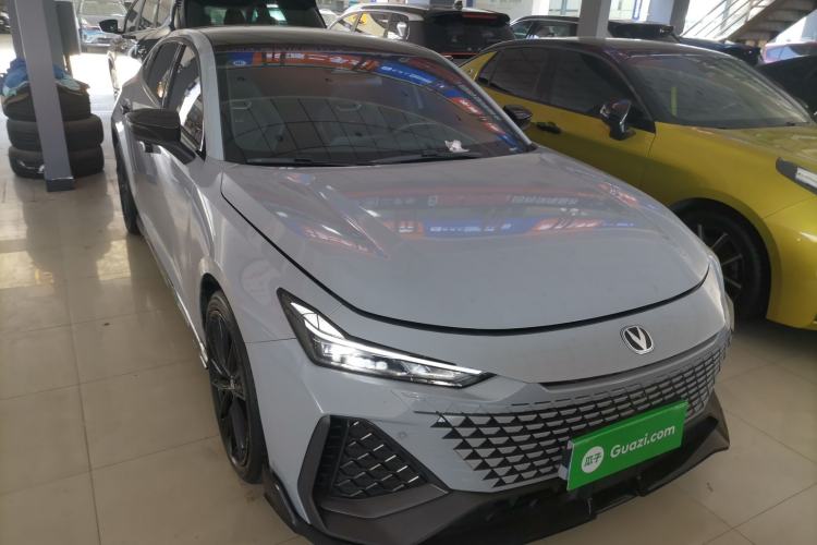 Used CHANGAN UNI-V 2022 2.0T Leading-Speed Edition Front Right 45 Deg