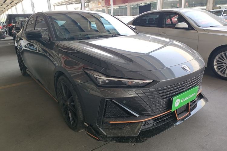 Used CHANGAN UNI-V 2022 1.5T Sport Edition Front Right 45 Deg