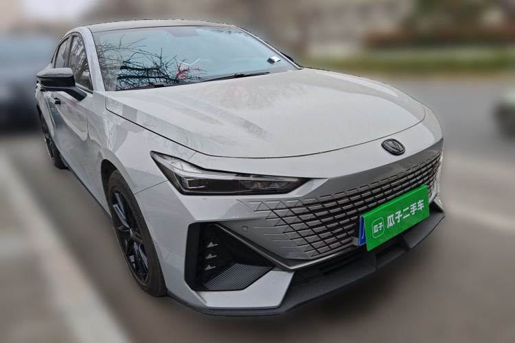 Used CHANGAN UNI-V 2022 1.5T Prestige Version Front Right 45 Deg