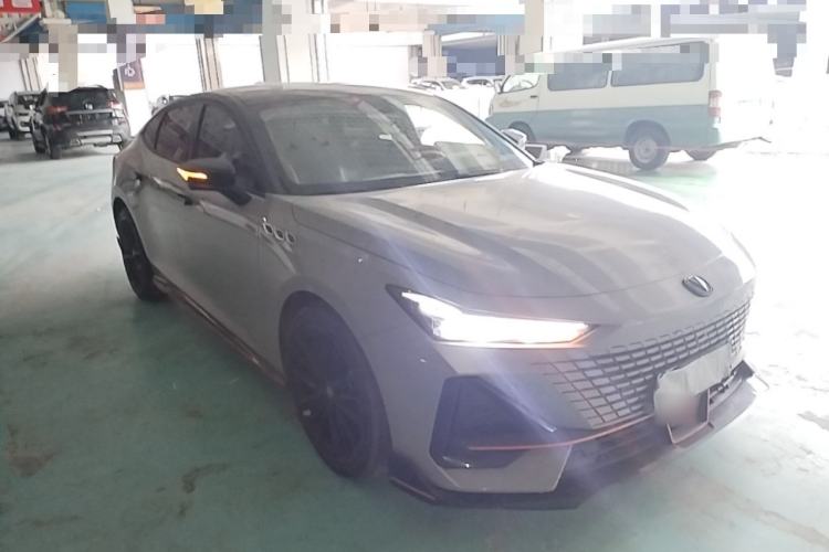 Used CHANGAN UNI-V 2022 1.5T Sport Edition Front Right 45 Deg
