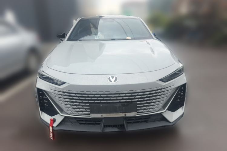 Used CHANGAN UNI-V 2022 1.5T Prestige Version Front