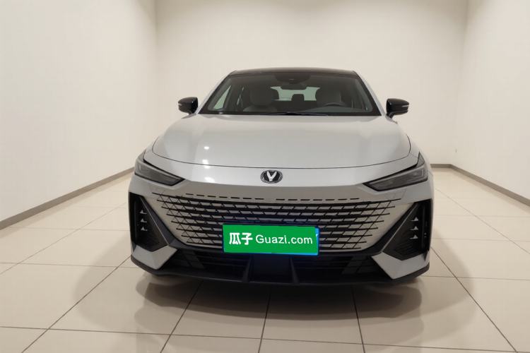 Used CHANGAN UNI-V 2022 1.5T Prestige Version Front