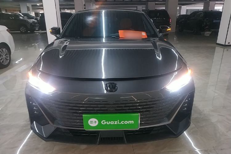 Used CHANGAN UNI-V 2022 1.5T Prestige Version Front