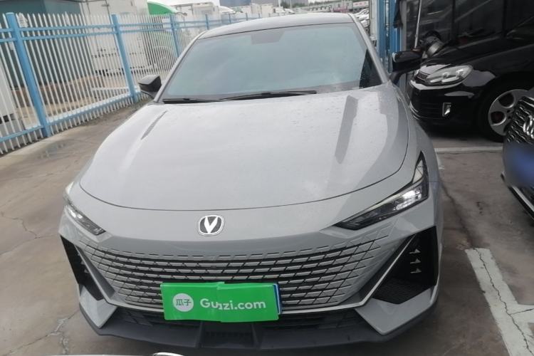 Used CHANGAN UNI-V 2022 1.5T Prestige Version Front