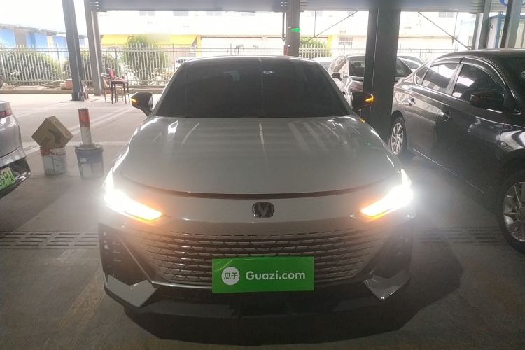 Used CHANGAN UNI-V 2022 1.5T Prestige Version Front