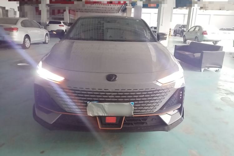 Used CHANGAN UNI-V 2022 1.5T Sport Edition Front