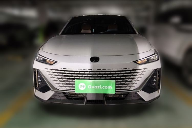 Used CHANGAN UNI-V 2022 1.5T Prestige Version Front