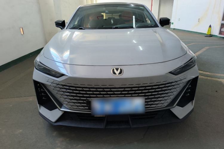Used CHANGAN UNI-V 2022 1.5T Prestige Version Front