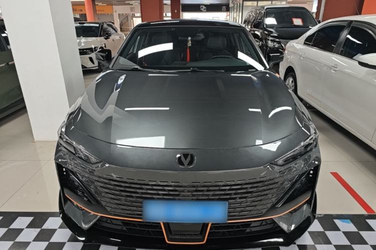 Used CHANGAN UNI-V 2022 1.5T Sport Edition Front